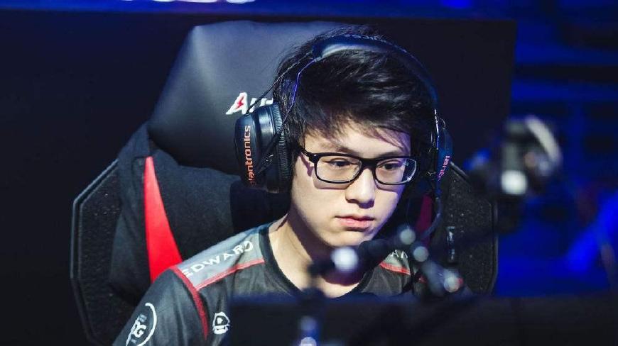 们在比赛前 们在比赛前